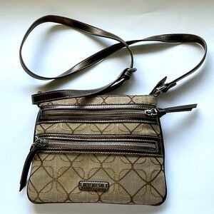 Nine West Brown Cross Body Bag Purse Zipper Openings